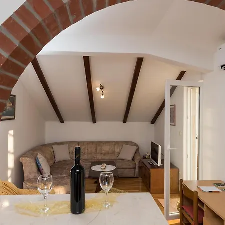 Apartment Zora Čilipi